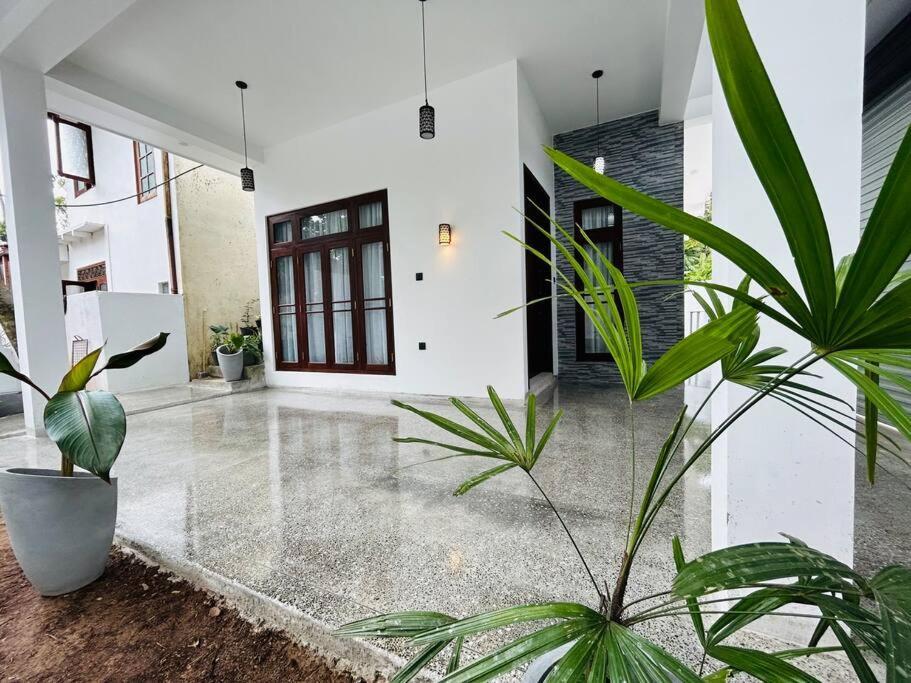 The Palazzo - Weligama Apartment Exterior photo